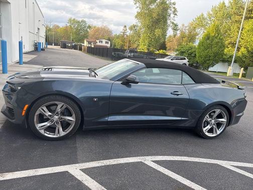 Shadow Gray Metallic 2023 Chevrolet Camaro 2SS
