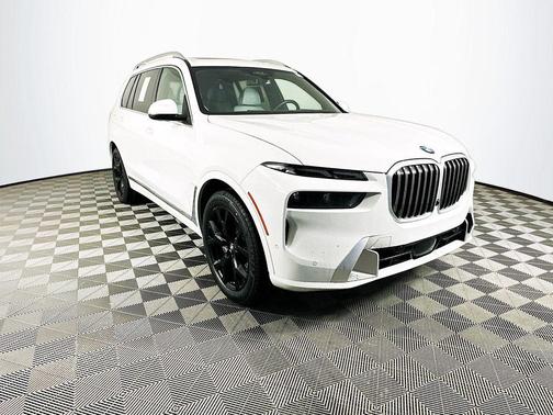 Alpine White 2023 BMW X7 xDrive40i