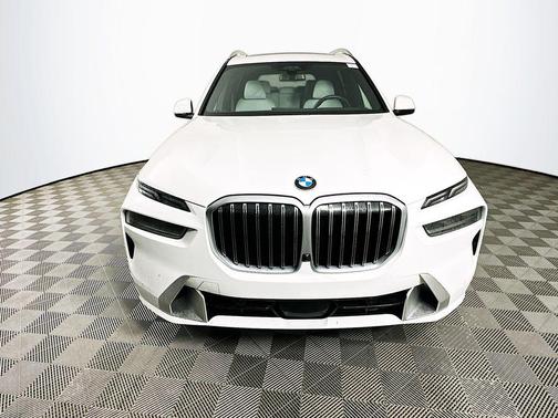 Alpine White 2023 BMW X7 xDrive40i