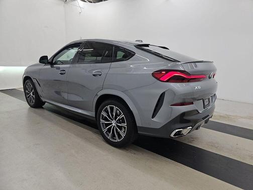 Skyscraper Grey Metallic 2026 BMW X6 xDrive40i