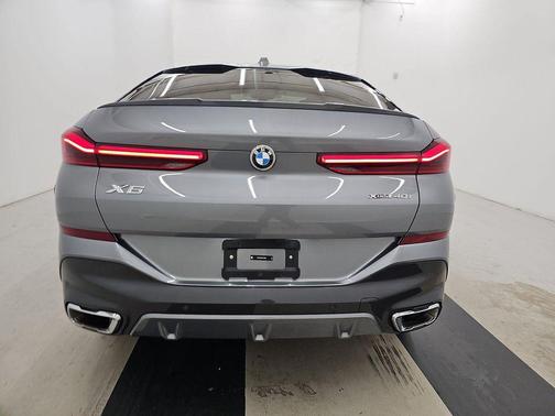 Skyscraper Grey Metallic 2026 BMW X6 xDrive40i