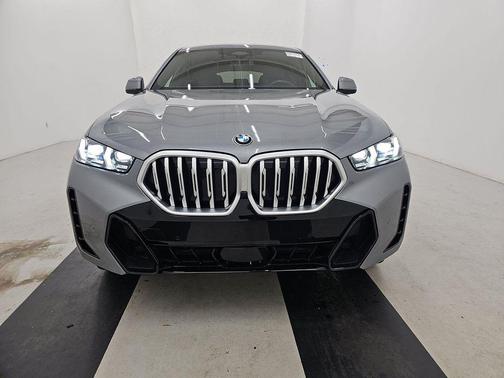 Skyscraper Grey Metallic 2026 BMW X6 xDrive40i