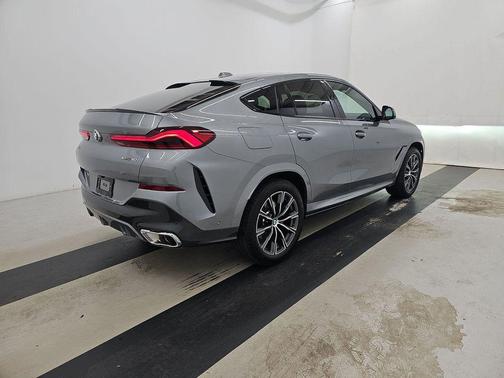 Skyscraper Grey Metallic 2026 BMW X6 xDrive40i