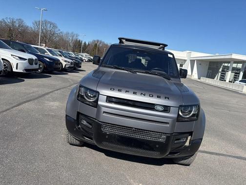 2022 Land Rover Defender 110 X-Dynamic SE