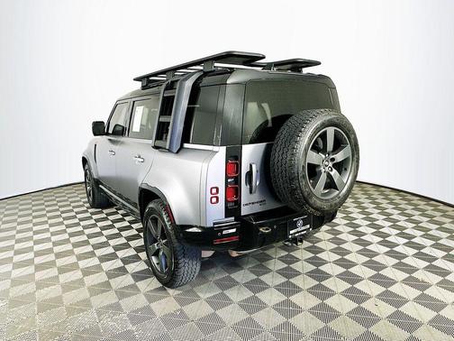 2022 Land Rover Defender 110 X-Dynamic SE