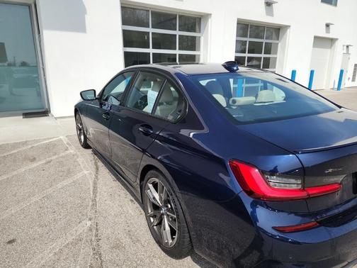Photo 3 of 6 of 2020 BMW M340 i xDrive