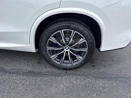 2026 BMW X5 M60i