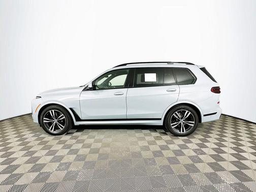 Brooklyn Grey Metallic 2023 BMW X7 xDrive40i