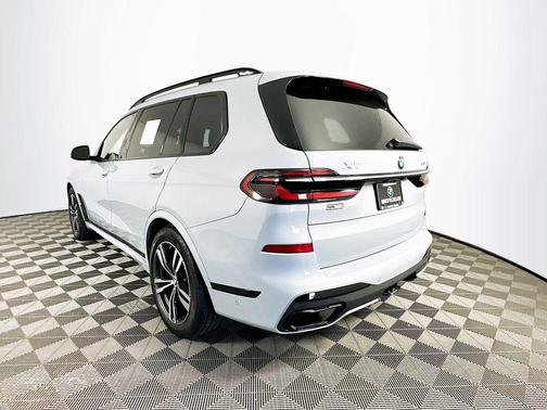 Brooklyn Grey Metallic 2023 BMW X7 xDrive40i