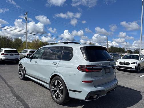Brooklyn Grey Metallic 2023 BMW X7 xDrive40i