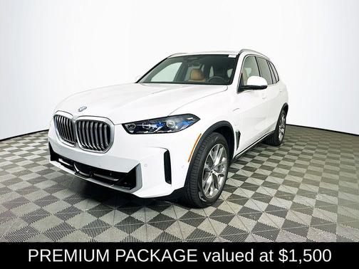 Alpine White 2026 BMW X5 PHEV xDrive50e