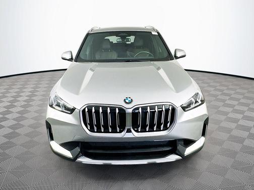 Space Silver Metallic 2025 BMW X1 xDrive28i