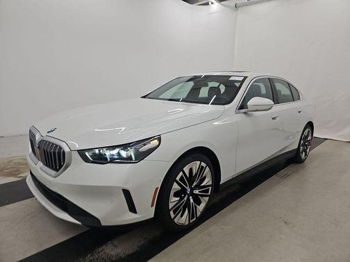 Mineral White Metallic 2026 BMW 540 xDrive