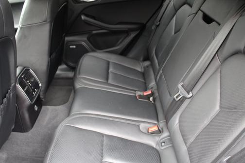 2022 Porsche Macan 4DR AWD