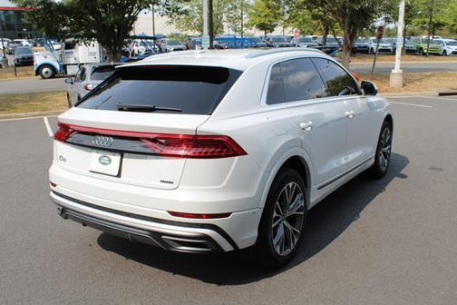 2023 Audi Q8 Premium Plus