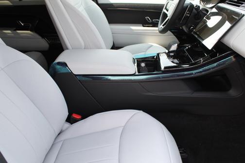 2025 Land Rover Range Rover Sport SE