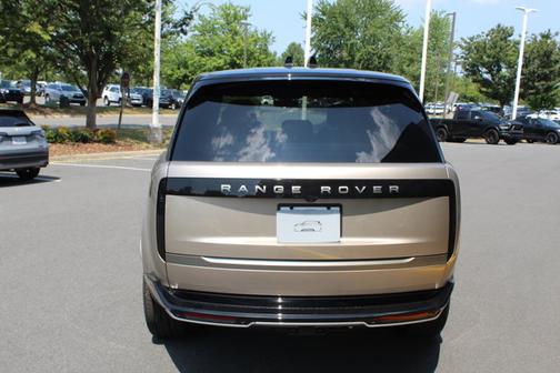 2025 Land Rover Range Rover SE