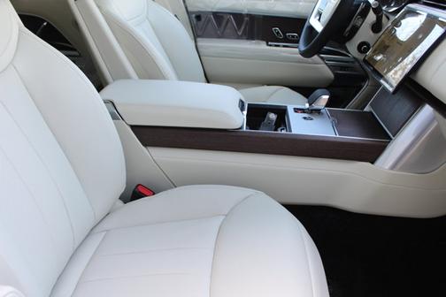 2025 Land Rover Range Rover SE