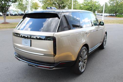 2025 Land Rover Range Rover SE