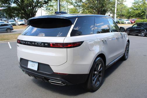 2025 Land Rover Range Rover Sport SE
