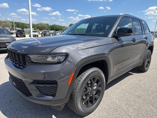 2025 Jeep Grand Cherokee Laredo