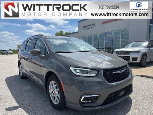 2022 Chrysler Pacifica Touring-L