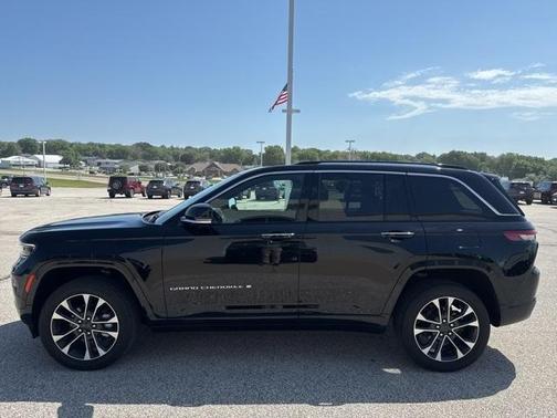 2022 Jeep Grand Cherokee Overland