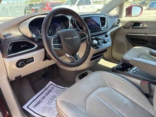 2017 Chrysler Pacifica Touring-L Plus
