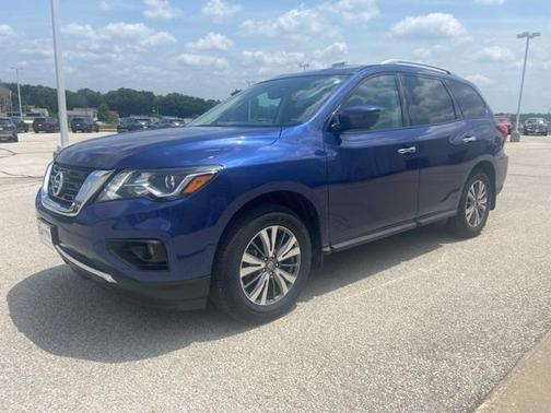 2020 Nissan Pathfinder SV