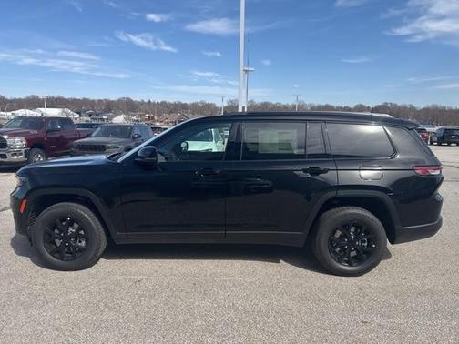 2025 Jeep Grand Cherokee L Laredo