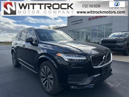 2022 Volvo XC90 T6 Momentum 7 Passenger