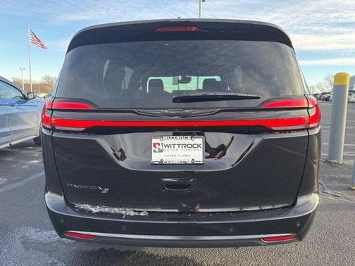 2024 Chrysler Pacifica Touring-L