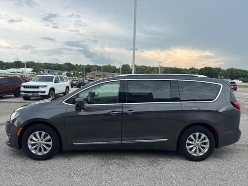 2018 Chrysler Pacifica Touring-L Plus