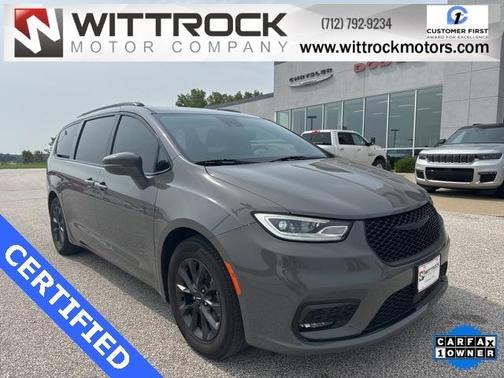 2022 Chrysler Pacifica Touring-L