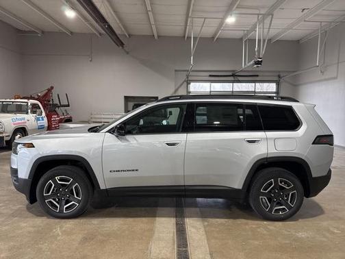 2026 Jeep Cherokee LAREDO/LIMITED