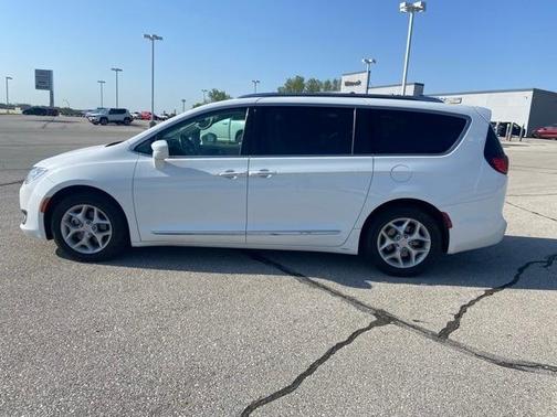 2018 Chrysler Pacifica Touring-L Plus
