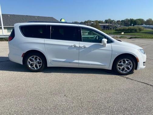 2018 Chrysler Pacifica Touring-L Plus