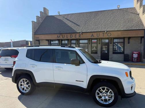 Alpine White Clearcoat 2022 Jeep Renegade Latitude