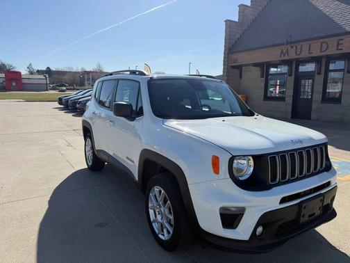 Alpine White Clearcoat 2022 Jeep Renegade Latitude