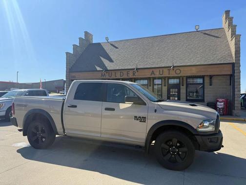Mojave Sand 2019 RAM 1500 SLT