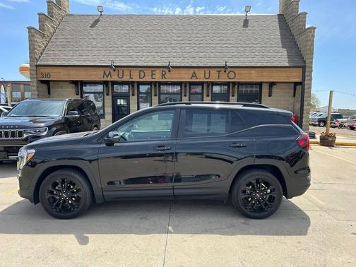 Ebony Twilight Metallic 2022 GMC Terrain SLE