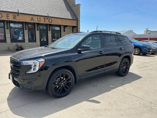 Ebony Twilight Metallic 2022 GMC Terrain SLE