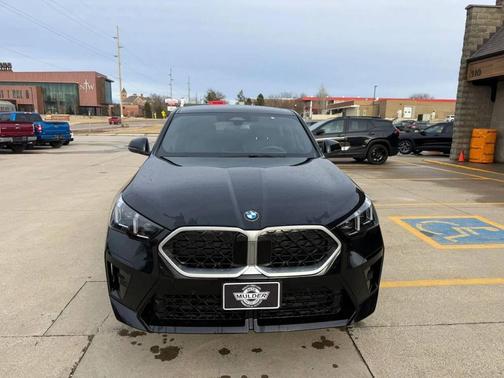 Black 2025 BMW X2 xDrive28i