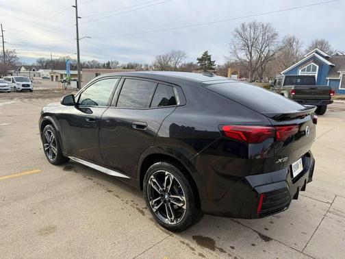 Black 2025 BMW X2 xDrive28i