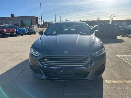 Gray 2016 Ford Fusion SE