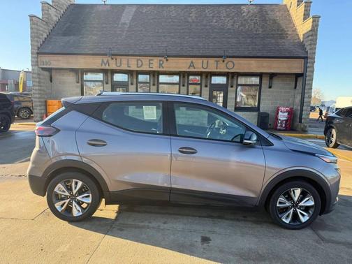 Gray Ghost Metallic 2023 Chevrolet Bolt EUV FWD LT