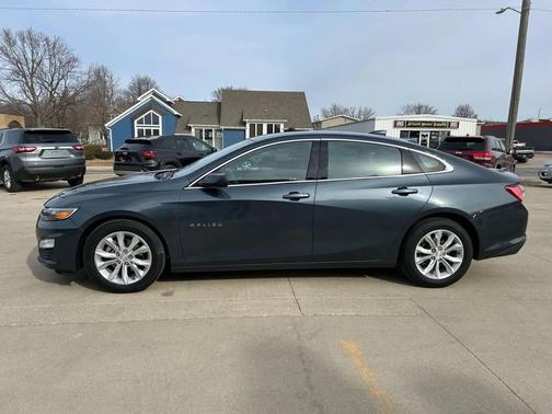 Shadow Gray Metallic 2019 Chevrolet Malibu LT