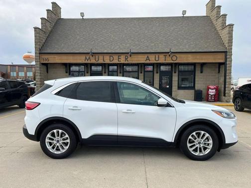 White 2020 Ford Escape SE