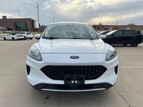 White 2020 Ford Escape SE