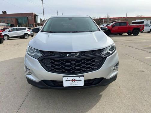 Silver Ice Metallic 2019 Chevrolet Equinox 1LT